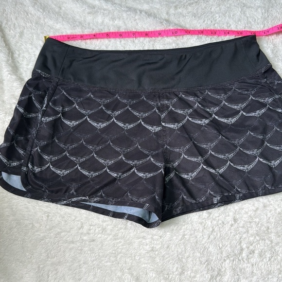 VINEYARD VINES WOMENS SHORT S - Picture 6 of 8